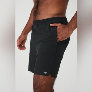 ALO Yoga Traction Shorts 7” Size S Black